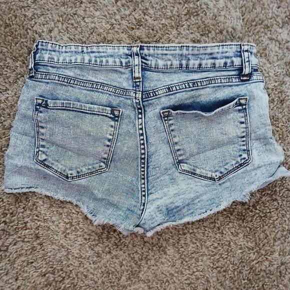 Acid wash cutoff‎ short shorts size 27/28 - Picture 2 of 2